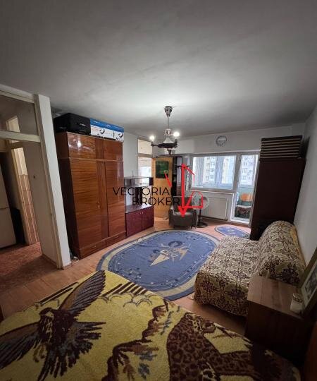 Pantelimon, garsoniera decomandata, etaj intermediar, an 1983,