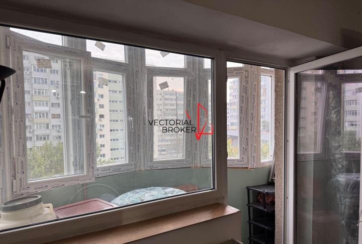 Pantelimon, garsoniera decomandata, etaj intermediar, an 1983,